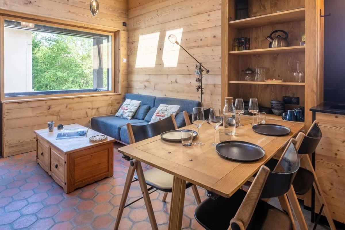 Chalet Racar Pour 4 Personnes, Centre Ville Et Vue Sur La Montagne Chamonix Exterior photo